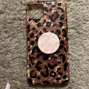 iPhone 11 Pro Max leopard case with pop socket